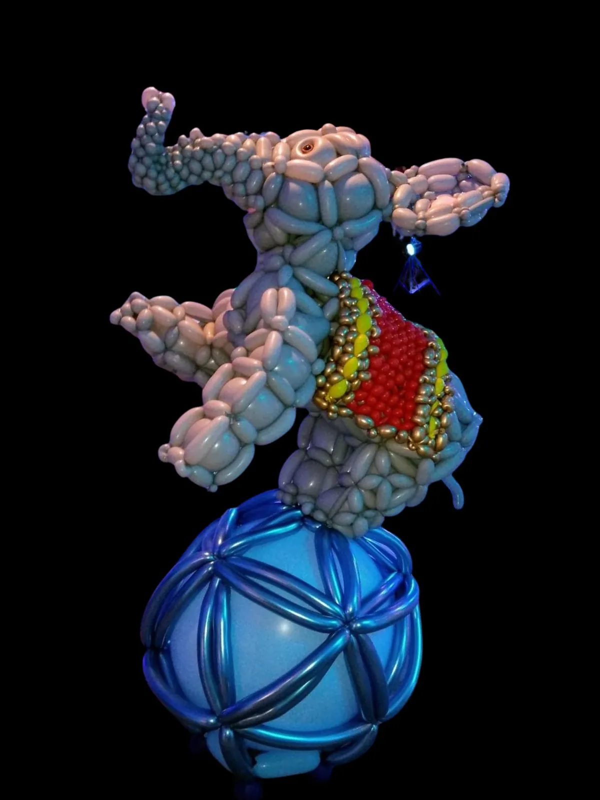 Balloon Sculpture Elephant – Variety Show Toronto